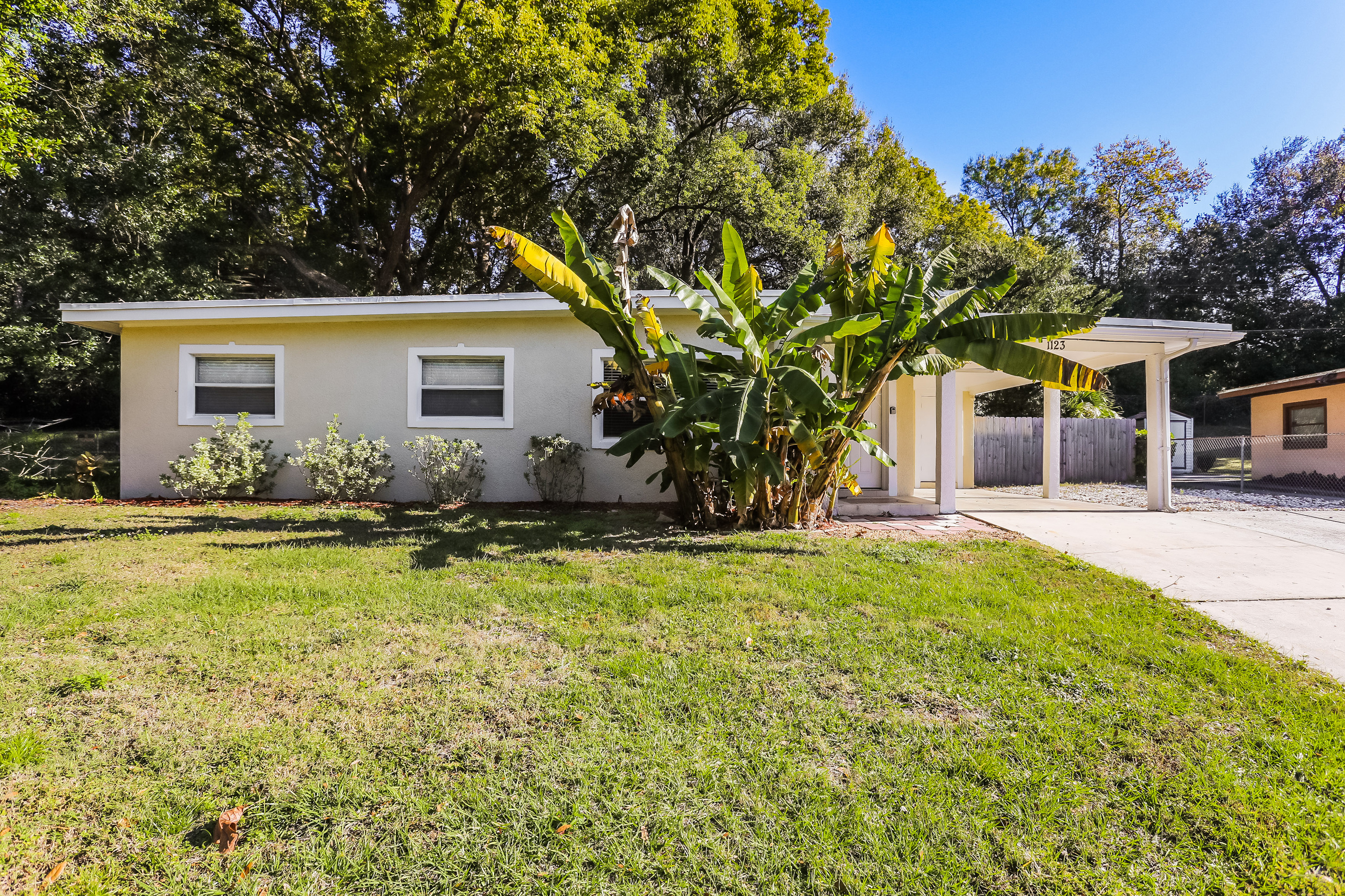 1123 Suncrest Dr Apopka, FL 32703
